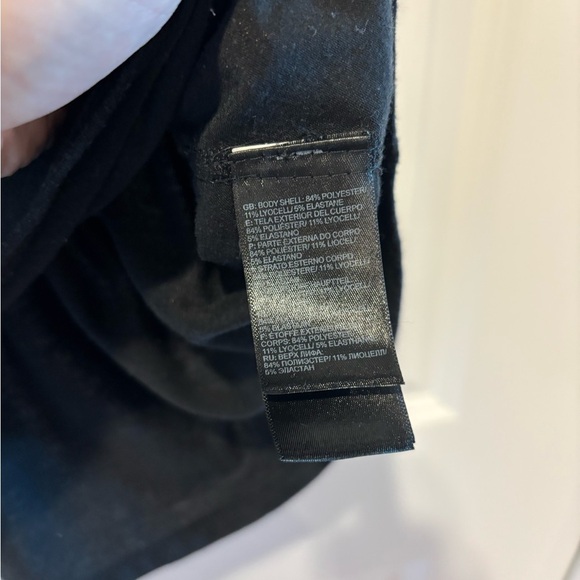 The NorthFace Women’s Flashdry Black Tee size medium - Picture 4 of 7